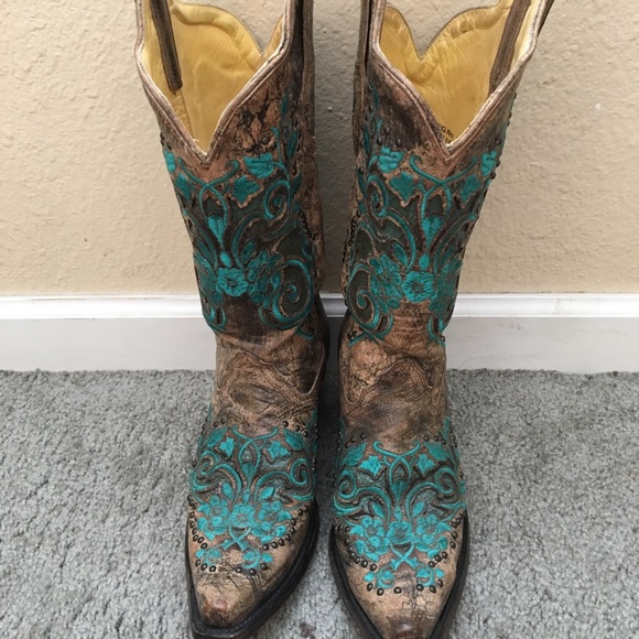 Corral Boots - Picture 2 of 6